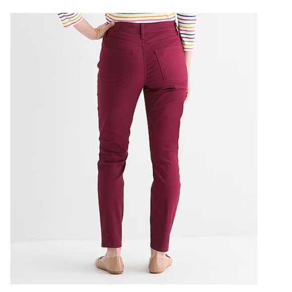 St. John's Bay Mid Rise Skinny Fit Jean Deep Ruby Size 4P NWT - Picture 2 of 10